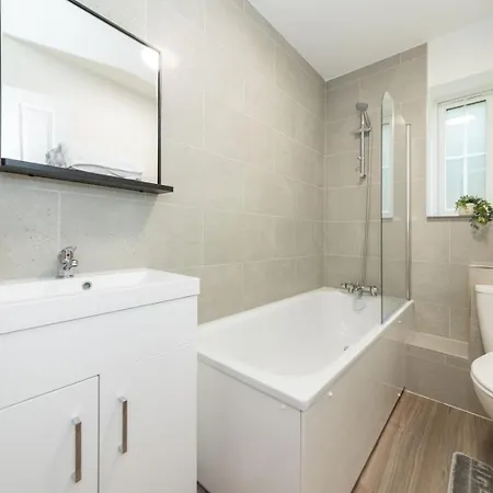 2 Bedroom Flat Free Parking Reading Exterior photo