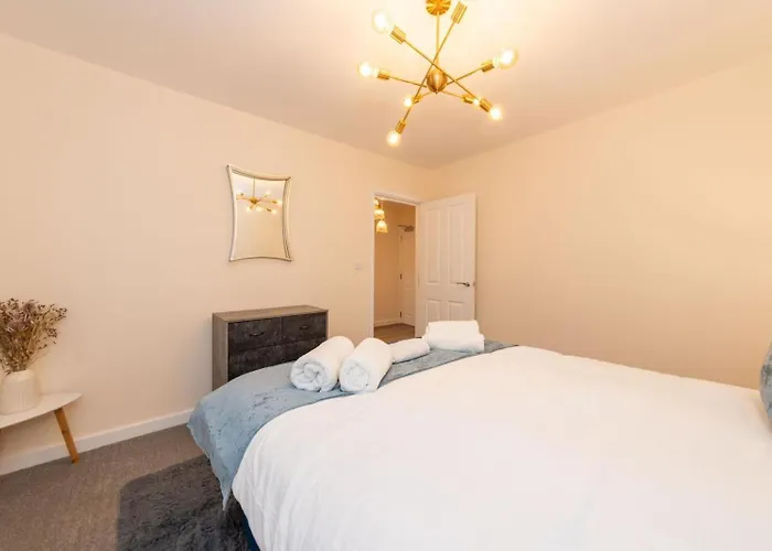 2 Bedroom Flat Free Parking