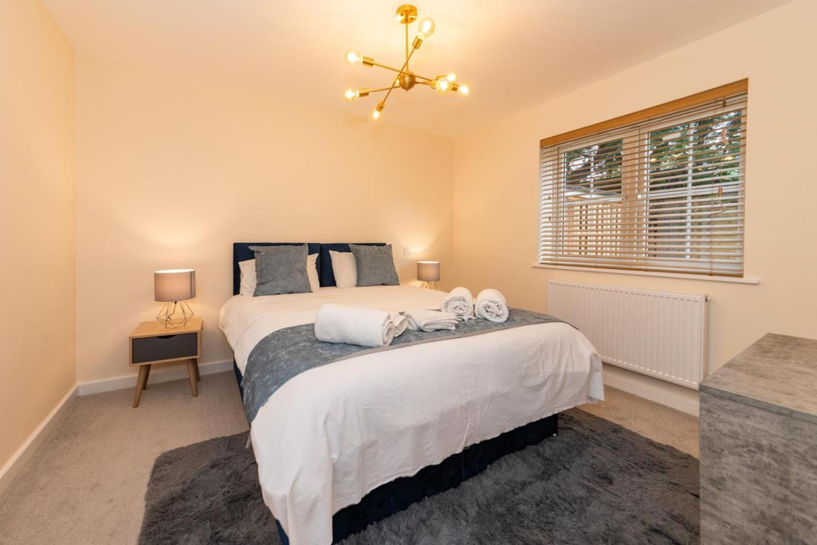 2 Bedroom Flat Free Parking Apartment *